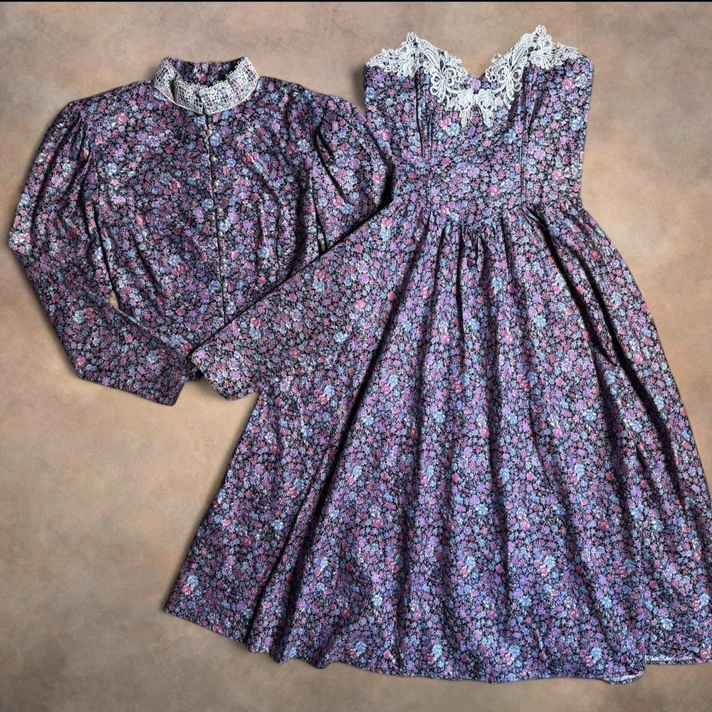 Purple Vintage Prairie Cottage Bohemian 70s Floral Gunne Sax Dress and Blouse